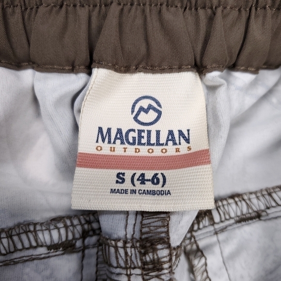 New Magellan Outdoors Women's Camouflaged Pants Size Small 4 - 6 - Picture 3 of 15